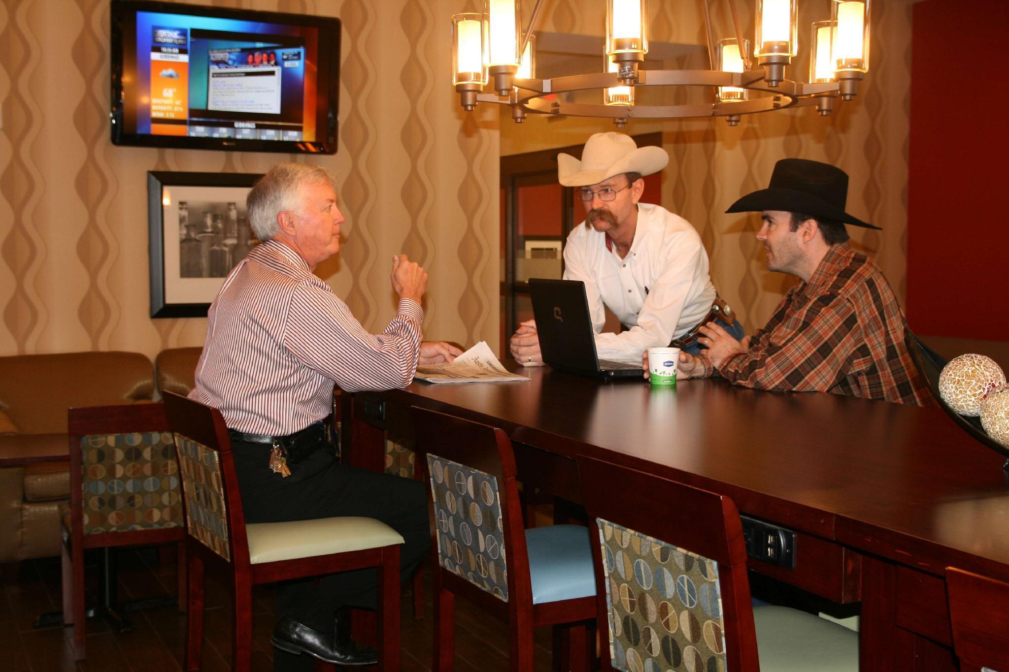 Hampton Inn & Suites Bastrop Restoran fotoğraf