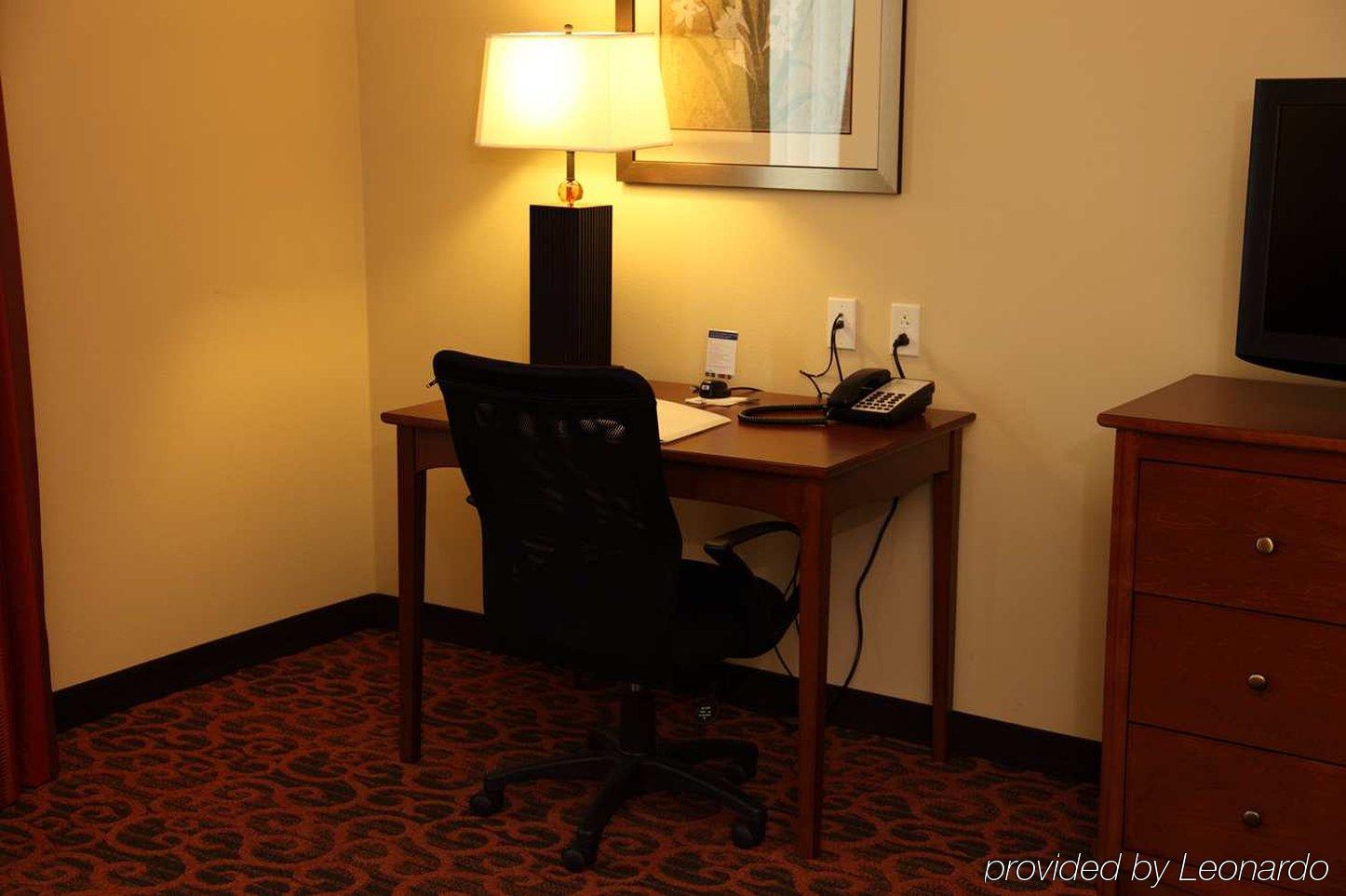 Hampton Inn & Suites Bastrop Oda fotoğraf