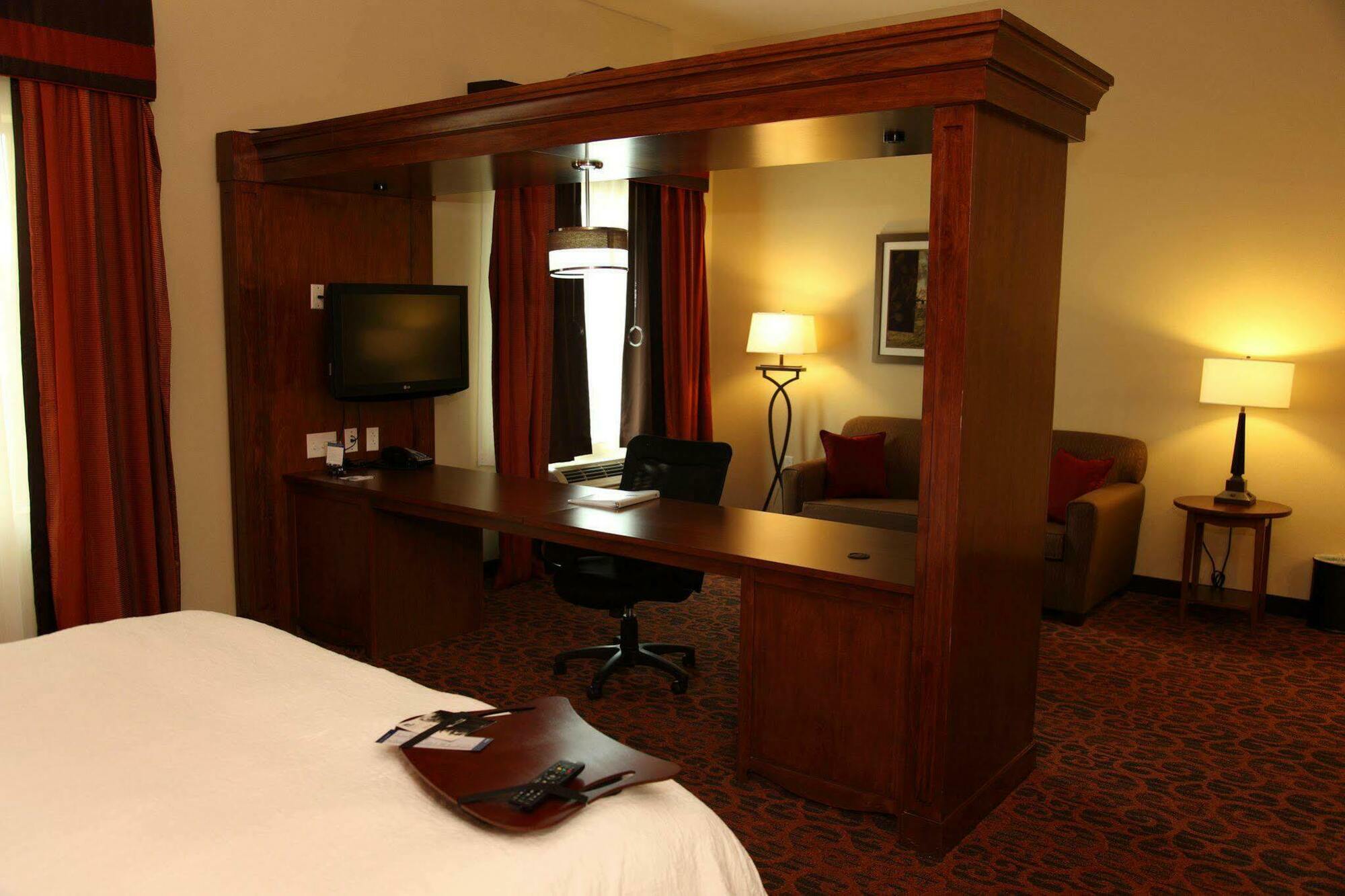Hampton Inn & Suites Bastrop Oda fotoğraf
